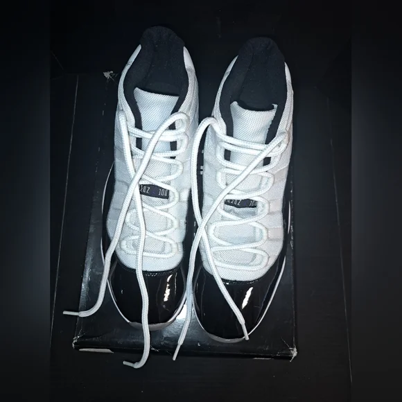 Jordan 11 Retro High Concord Men's Sneakers Size 13.